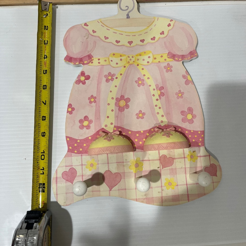 Girls wall rack